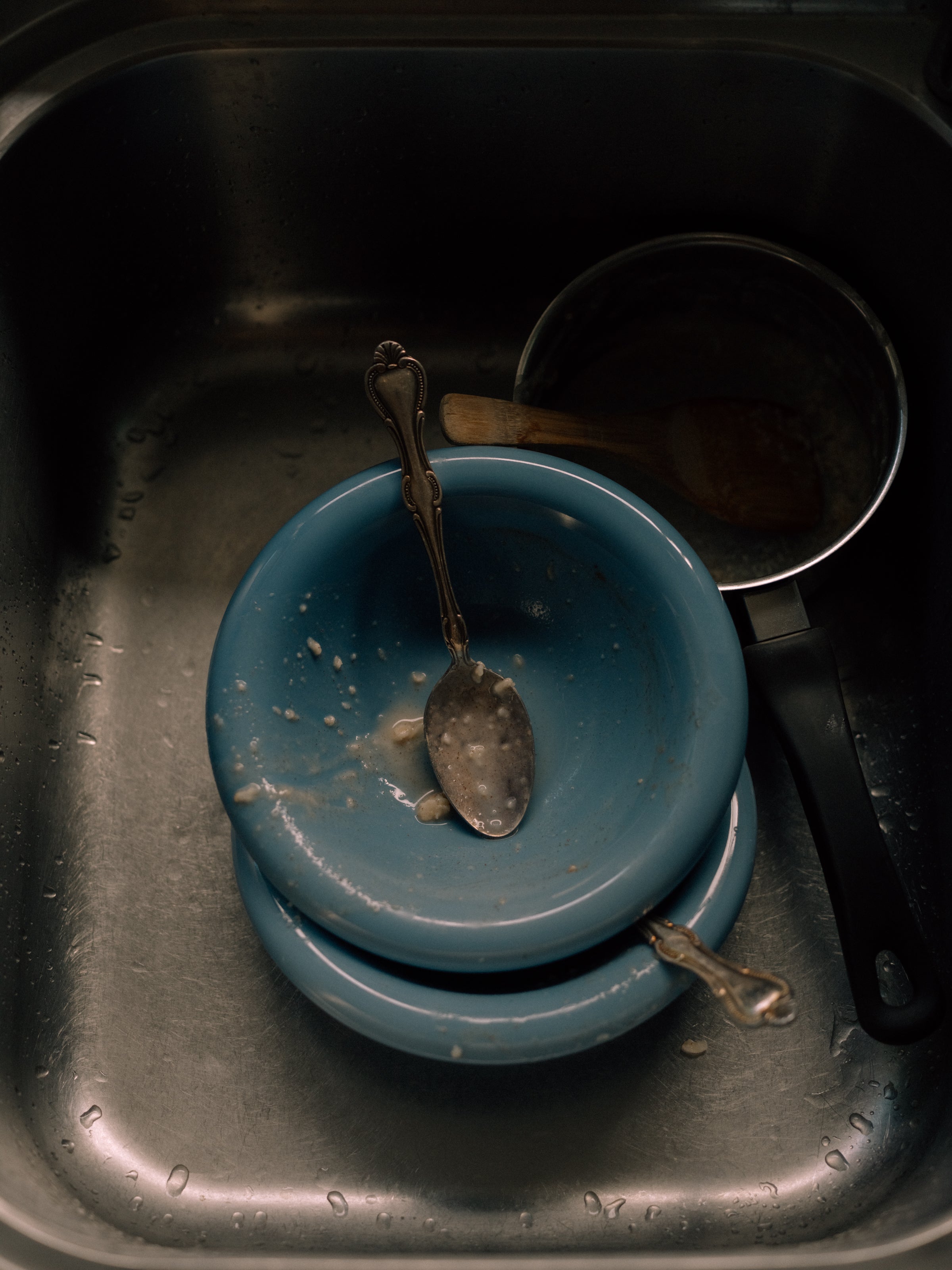 WASHING UP